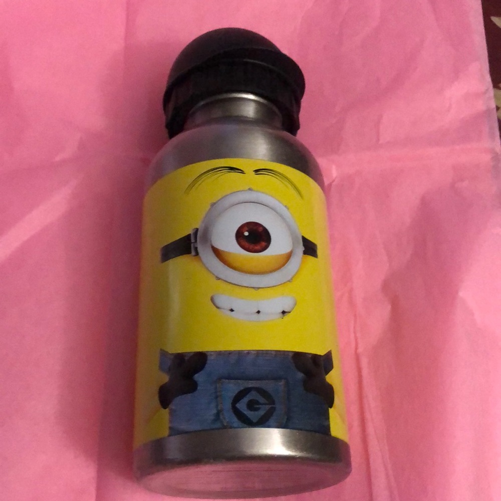 Minnnons insulated thermos